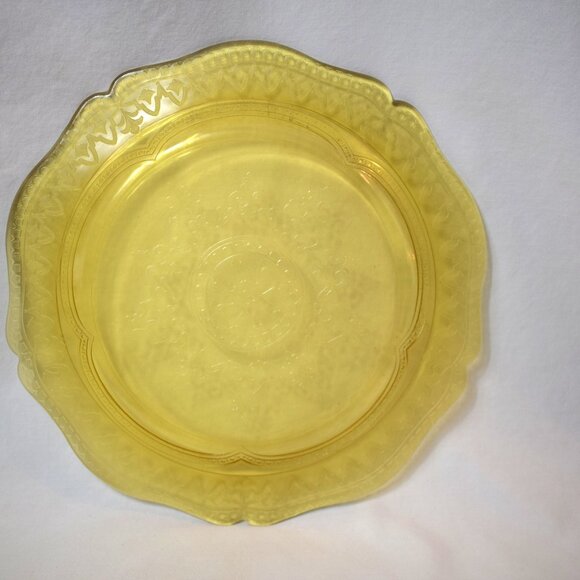 Federal Glass Patrician Spoke Yellow Topaz  Glass 11 Inch Plate - Picture 2 of 2